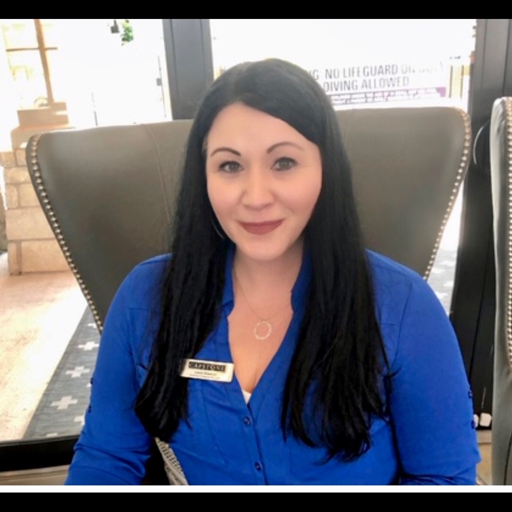 Meet your Posher, Laura